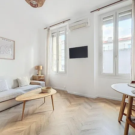 Magnifique - Rue Hoche Cannes